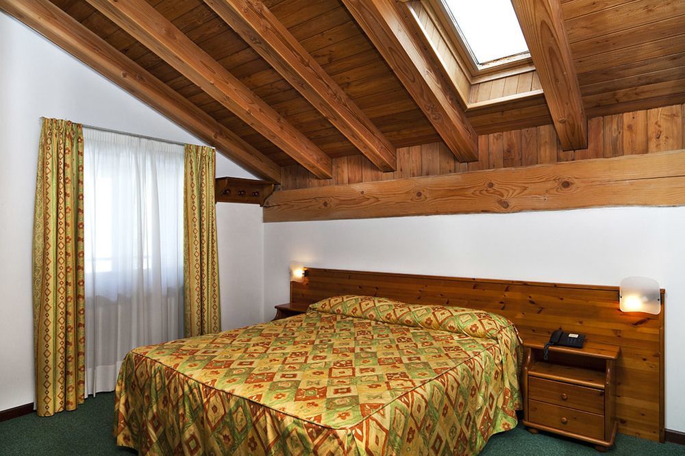 Hotel Beau Site Brusson Exteriör bild